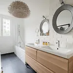 Apartment Veeve - Grand In Grey Paris