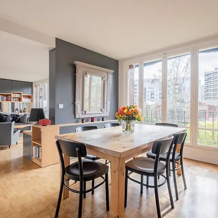 Veeve - Grand In Grey Apartment *